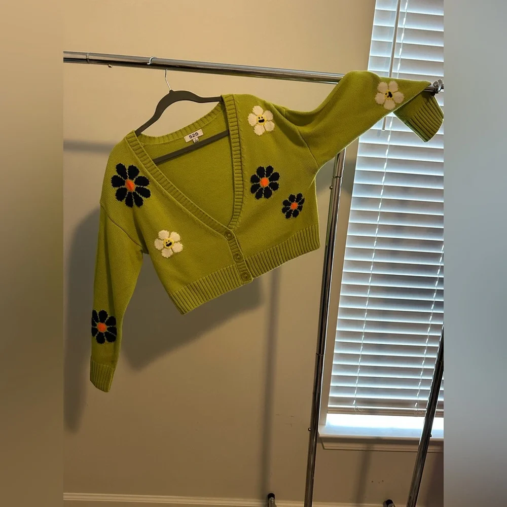 525 AMERICA: Button-Front Flower Cardigan - Picture 3 of 4
